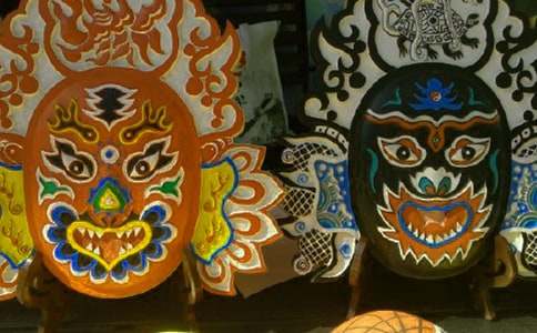 大班美术活动方案:五彩脸谱