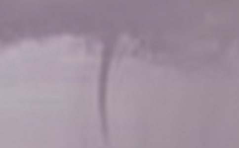 龙卷风模拟实验作文