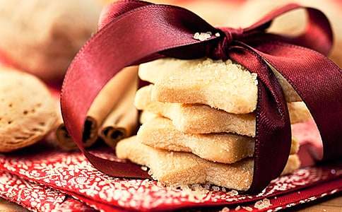 小班社会实践教案《朋友夹心饼干》