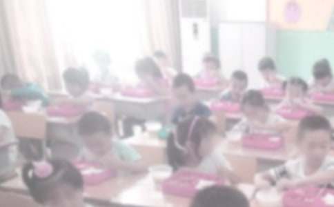 小班社会教案：自己吃饭真能干