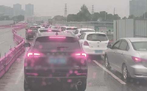 因堵车上班迟到检讨书(13篇)