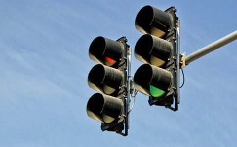 红绿灯下的风景作文