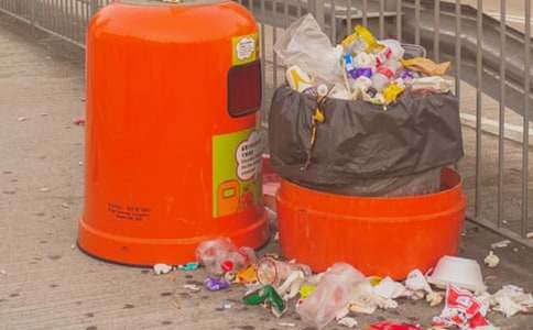 乱扔垃圾倡议书