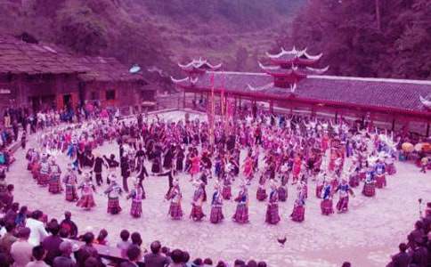 云南民族村导游词7篇