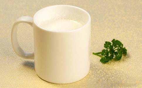 语言教案：彩色牛奶