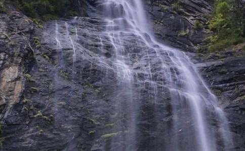 黄果树瀑布导游词