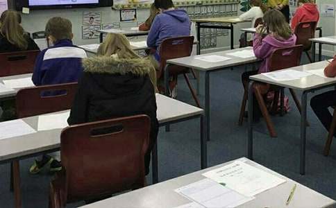 小学生期末考试专栏广播稿集合4篇