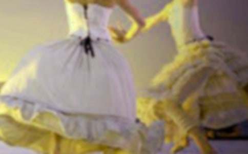 会跳舞的娃娃小班教案