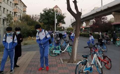 优秀的中学生个性2分钟自我介绍