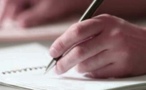 在岁月的堤岸慢慢行走作文（精选44篇）