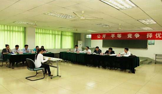 大学专业面试自我介绍模板合集六篇